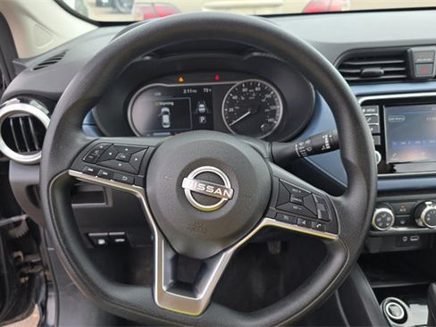 Used 2025 Nissan Versa SV FWD image 10
