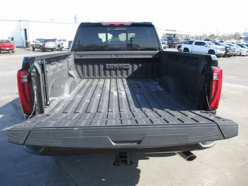 Used 2025 GMC Sierra 2500 Denali w/ Denali Reserve Package image 8