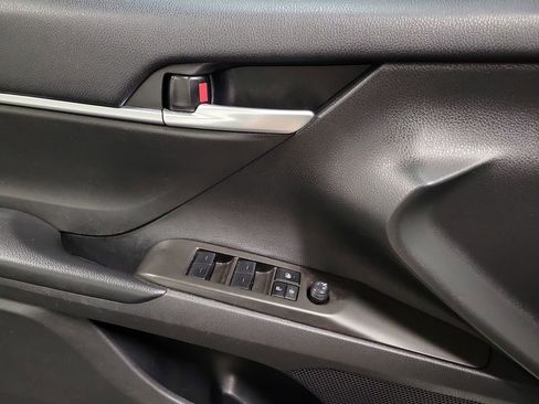 Used 2024 Toyota Camry SE w/ Cold Weather Package FWD image 18