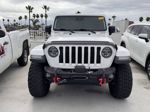 Used 2020 Jeep Gladiator Overland image 2