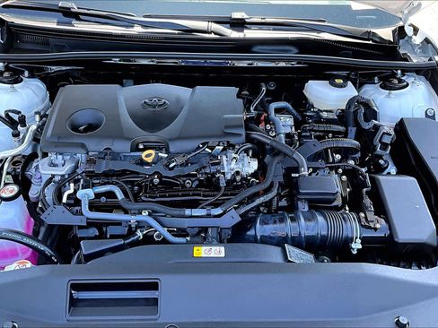 Used 2025 Toyota Camry SE FWD image 31
