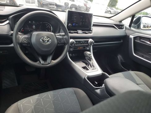 Used 2025 Toyota RAV4 XLE AWD/4WD image 10