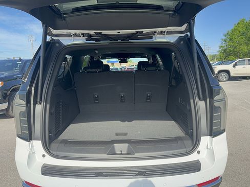 New 2026 Chevrolet Suburban LT w/ Comfort Package AWD/4WD image 11