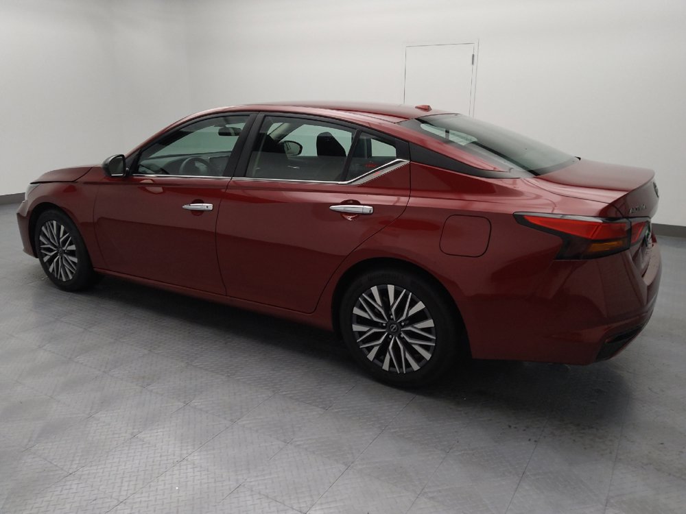 Used 2025 Nissan Altima 2.5 SV FWD image 3