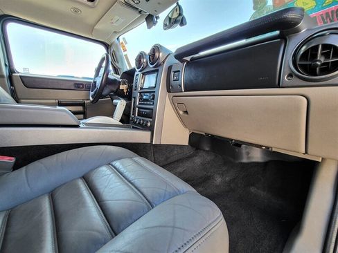 Used 2003 HUMMER H2 w/ Preferred Equipment Group image 18