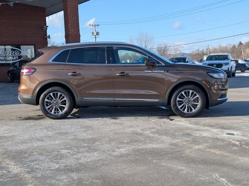 Used 2022 Lincoln Nautilus Standard w/ Premium Package image 11