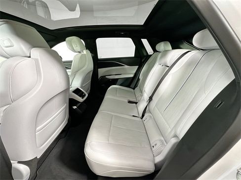 Used 2024 Cadillac Lyriq Luxury image 27