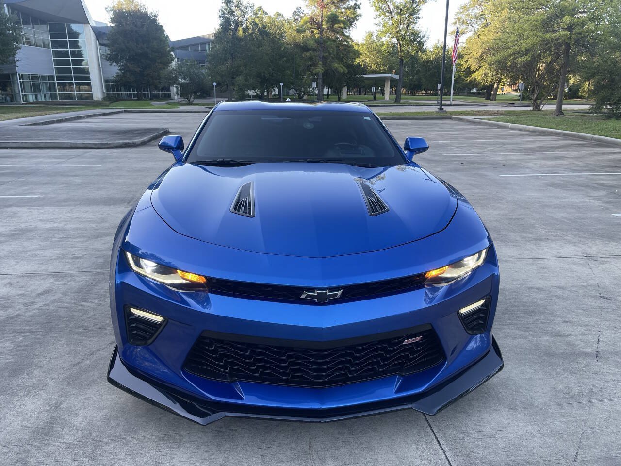Used 2016 Chevrolet Camaro SS RWD image 2