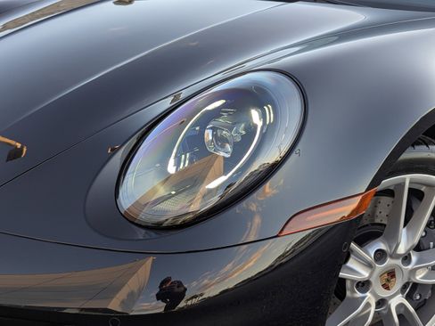 Certified 2025 Porsche 911 Carrera w/ Premium Package image 13