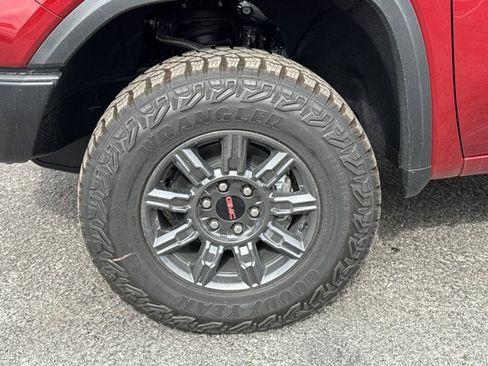 New 2026 GMC Sierra 1500 AT4X w/ LPO, Black Badging Package AWD/4WD image 16