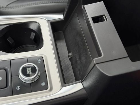 Used 2023 Ford Explorer XLT w/ Equipment Group 202A image 24