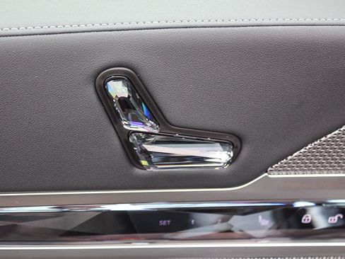 New 2026 BMW 740i w/ Premium Package image 21