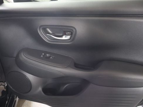 Used 2024 Honda HR-V LX image 11