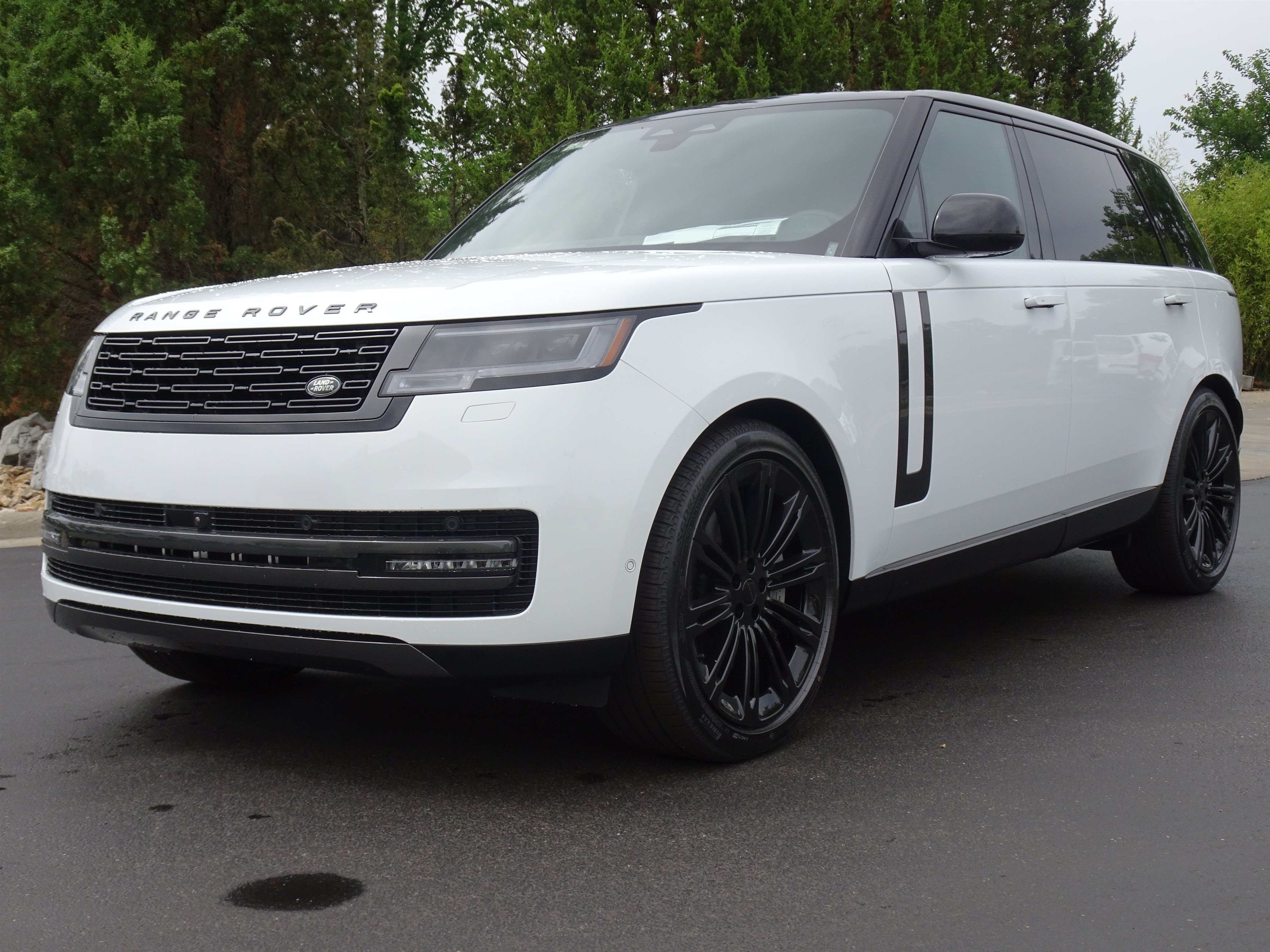 New 2026 Land Rover Range Rover Long Wheelbase SE AWD/4WD image 8