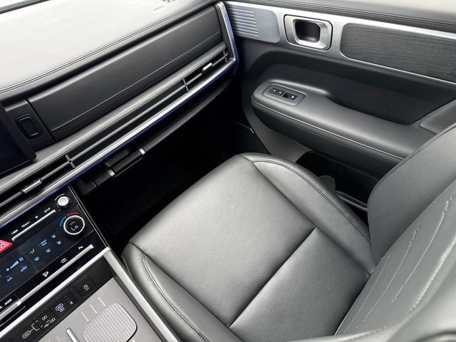 Used 2025 Hyundai Santa Fe Limited FWD image 16