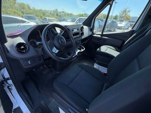 Used 2023 Mercedes-Benz Sprinter 2500 image 8