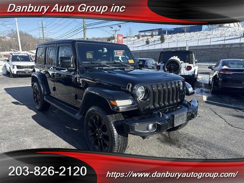 Used 2021 Jeep Wrangler Unlimited Sahara AWD/4WD image 8