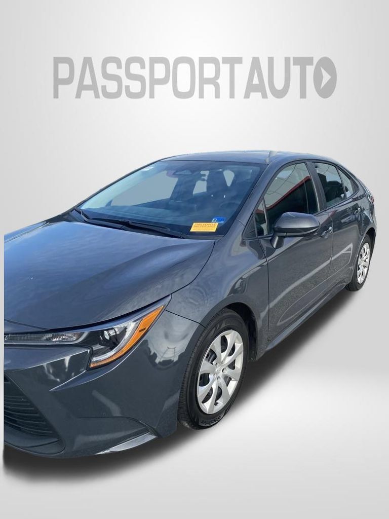 Used 2026 Toyota Corolla LE FWD image 1