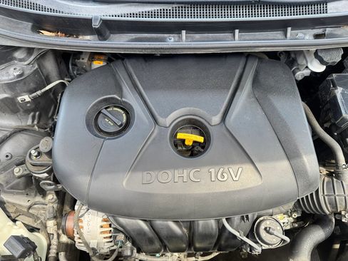 Used 2013 Hyundai Elantra GT FWD image 32