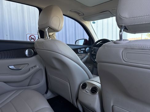 Used 2019 Mercedes-Benz GLC 300 GLC 300 image 44