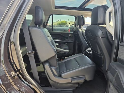 Used 2025 Lincoln Navigator Reserve AWD/4WD image 14