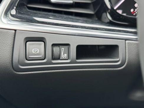 New 2025 Cadillac XT5 Premium Luxury image 37