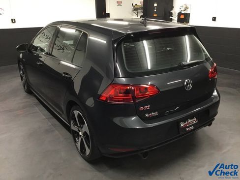 Used 2017 Volkswagen GTI SE image 7