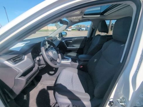 Used 2025 Toyota RAV4 XLE w/ Convenience Package FWD image 13