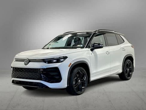 New 2026 Volkswagen Tiguan SE R-Line image 1