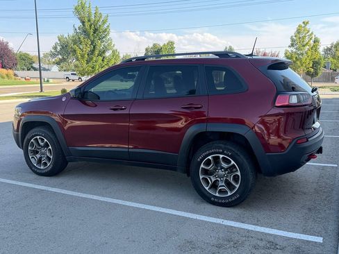 Used 2021 Jeep Cherokee Trailhawk AWD/4WD image 9