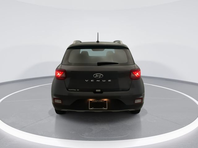 Used 2024 Hyundai Venue SEL FWD image 5