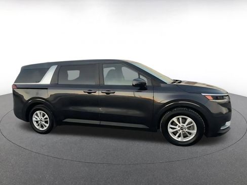 Used 2023 Kia Carnival LX image 16