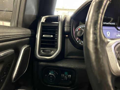 Used 2019 RAM 1500 Laramie image 18