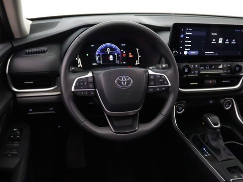 Used 2026 Toyota Grand Highlander AWD image 12