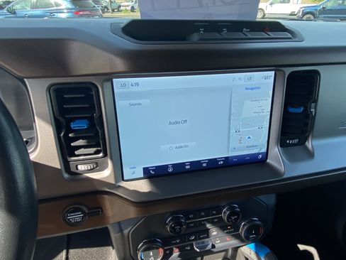 Used 2022 Ford Bronco Outer Banks image 17