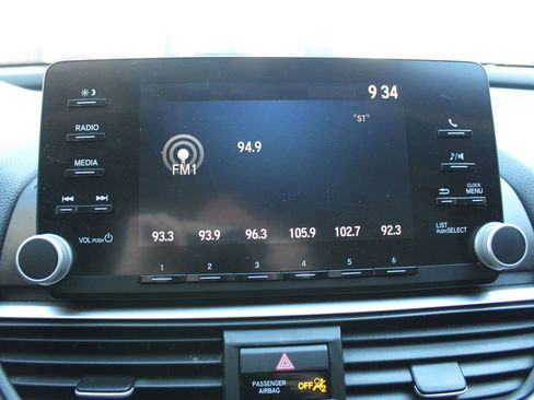 Used 2018 Honda Accord LX image 17