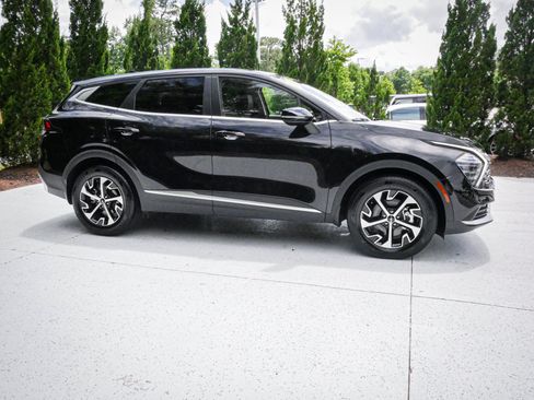 Used 2024 Kia Sportage EX FWD image 11