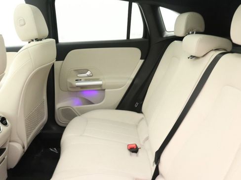 Certified 2025 Mercedes-Benz GLA 250 image 33