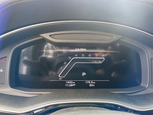 Used 2025 Audi RS Q8 performance AWD/4WD image 28