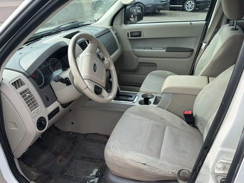 Used 2010 Ford Escape Limited image 9