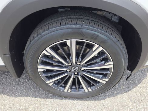 New 2026 Nissan Pathfinder Platinum FWD image 15