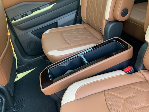 New 2026 Nissan Pathfinder Platinum FWD image 26