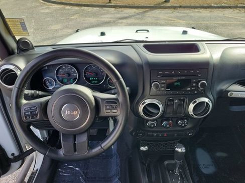 Used 2012 Jeep Wrangler Rubicon w/ PWR Convenience Group image 23