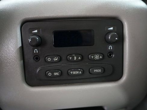 Used 2005 GMC Yukon XL 2500 SLT w/ SLT Preferred Equipment Group image 16