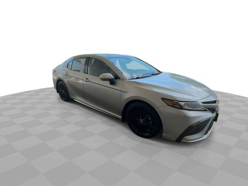Used 2022 Toyota Camry XSE w/ Cold Weather Package FWD image 2