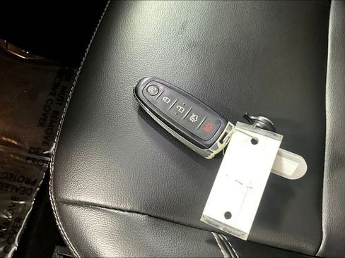 Used 2019 Ford Escape SEL image 10