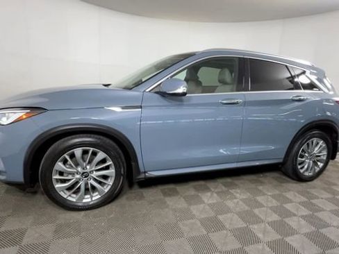 Used 2023 INFINITI QX50 Luxe AWD/4WD image 9