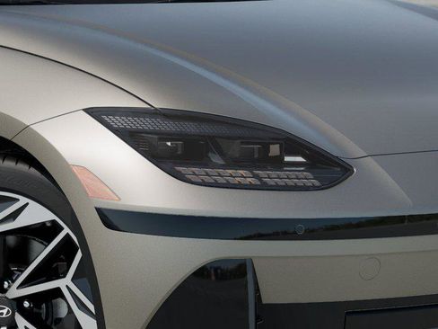 New 2025 Hyundai Ioniq 6 SEL image 9