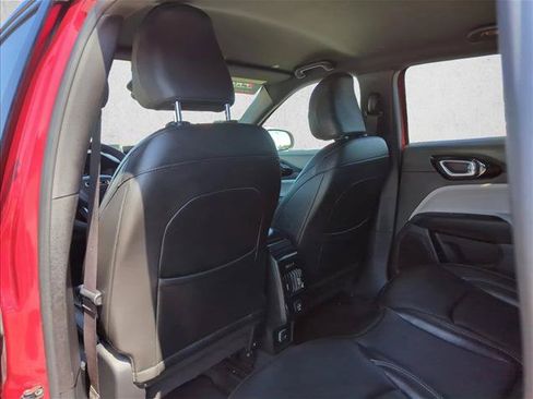 Used 2025 Jeep Compass Limited AWD/4WD image 17