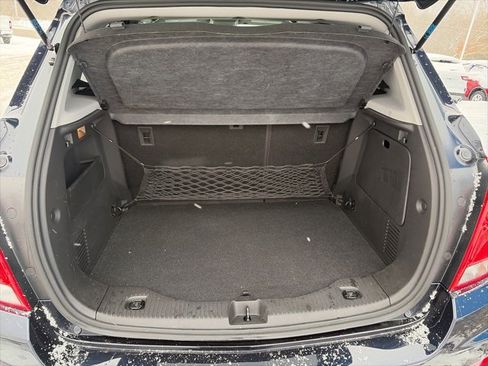 Used 2021 Chevrolet Trax LT w/ Premium Seat Package image 7